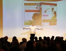 Imagem No Palco Principal da APAS SHOW